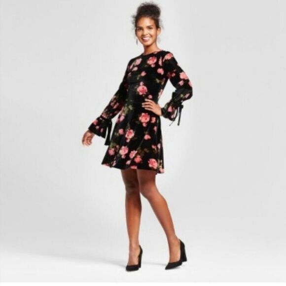 Xhilaration Dresses & Skirts - Velvet fit and flare by Exhilaration M